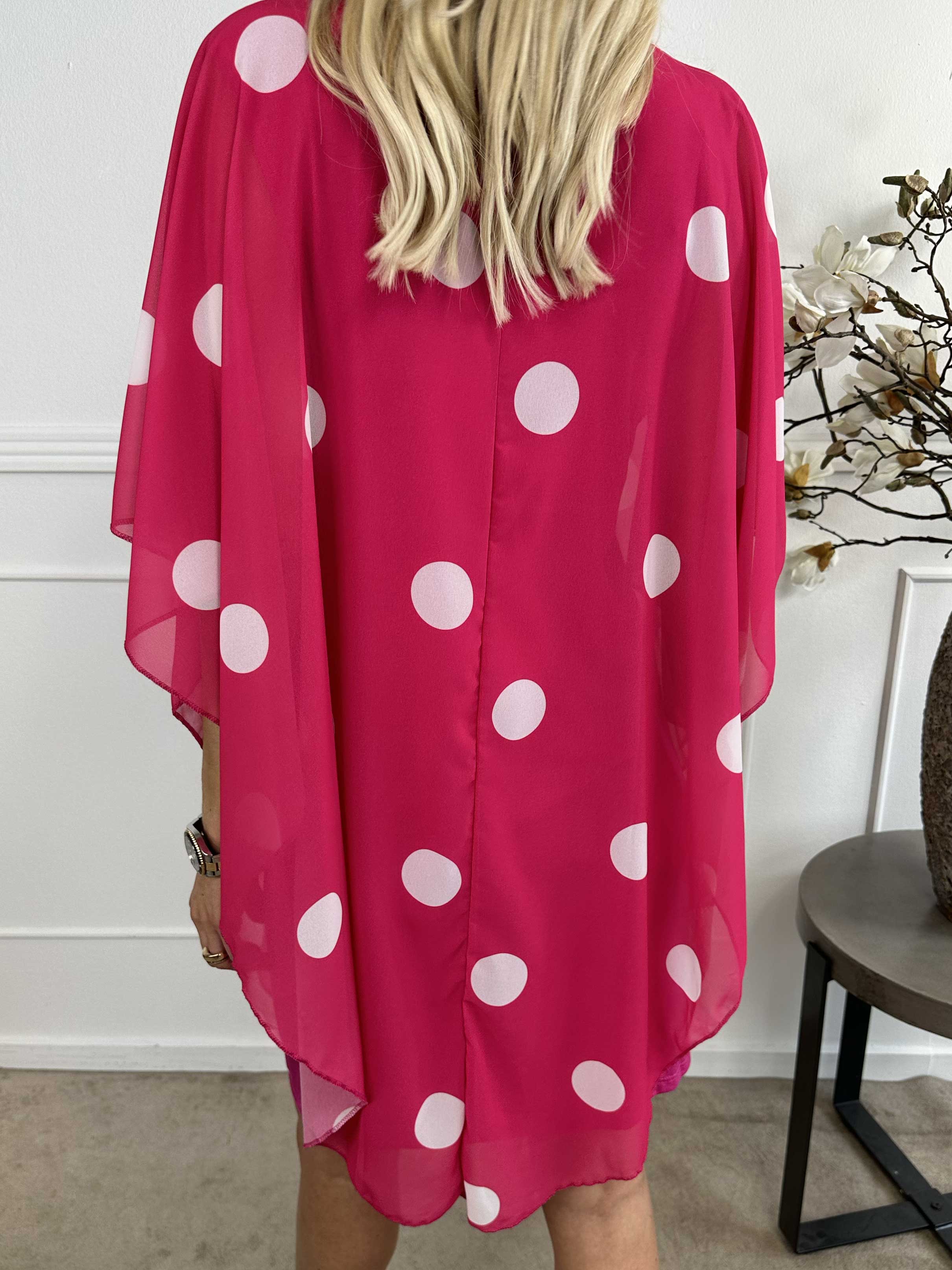 Kenya Dot - Tunikaklänning med prickigt chiffonglager